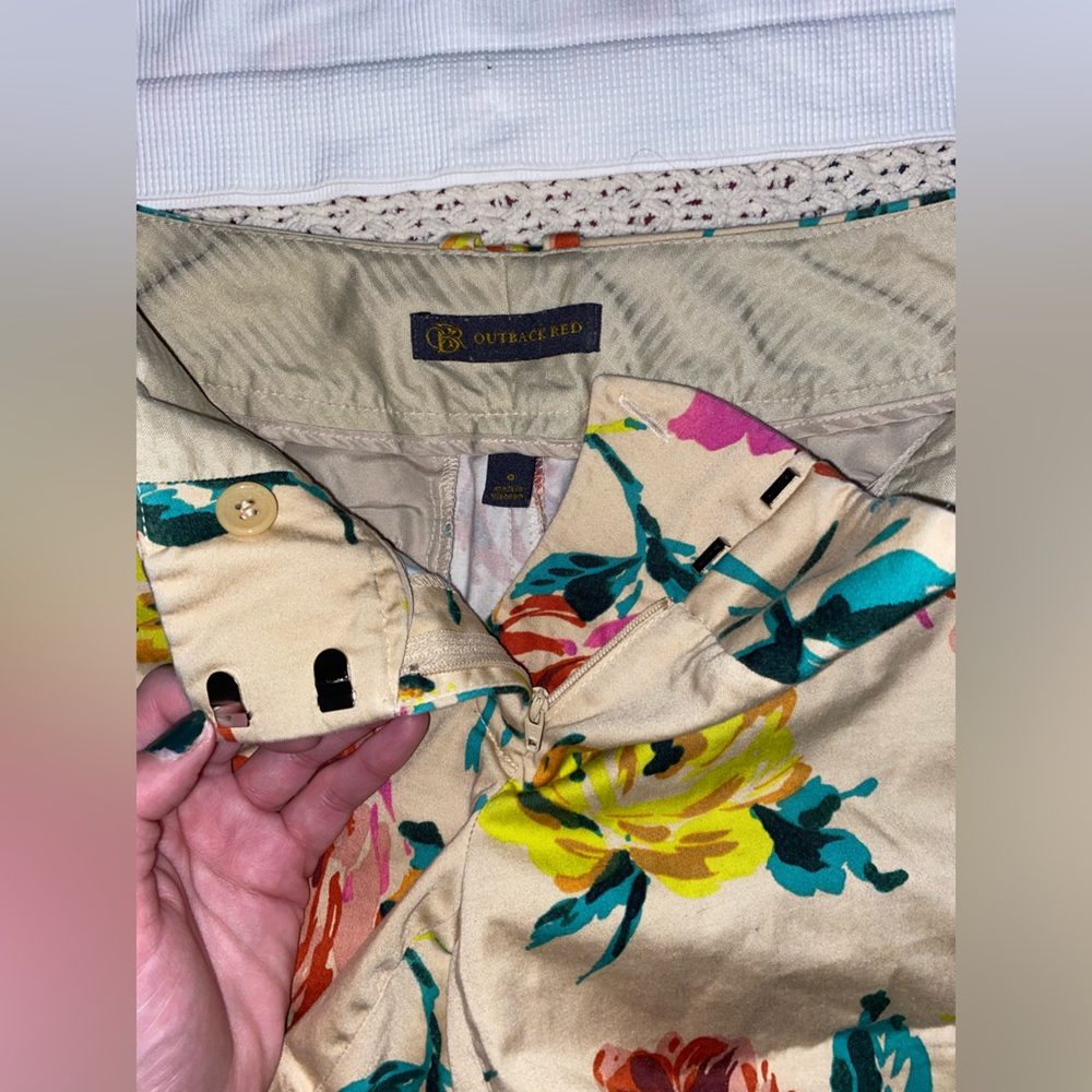 Super Cute Floral Shorts from Outback Red - Size 0 - Picture 4 of 7